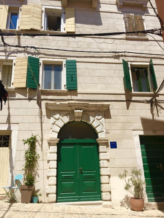 Casa Plava Sea View Apartment Ρόβινι Εξωτερικό φωτογραφία